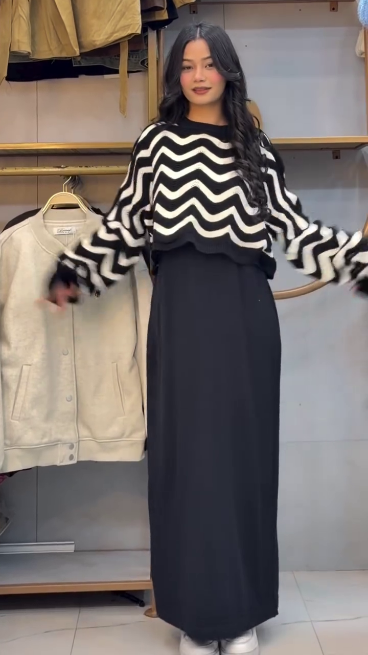 ✨Stylish Women’s Black & White Zigzag Pattern Oversized Winter Sweater With Cozy Warm Fabric✨