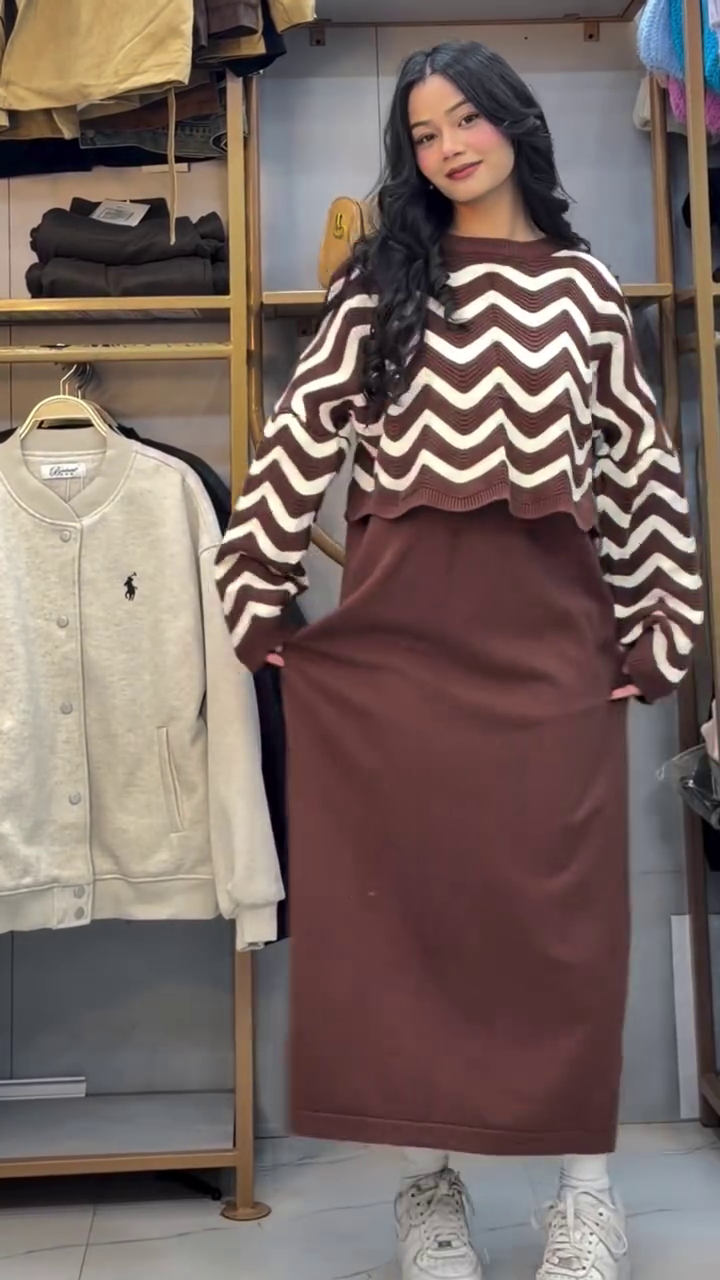 ✨Stylish Women’s Black & White Zigzag Pattern Oversized Winter Sweater With Cozy Warm Fabric✨