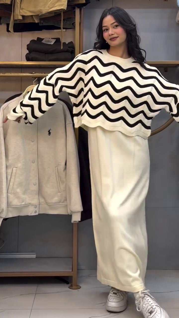 ✨Stylish Women’s Black & White Zigzag Pattern Oversized Winter Sweater With Cozy Warm Fabric✨