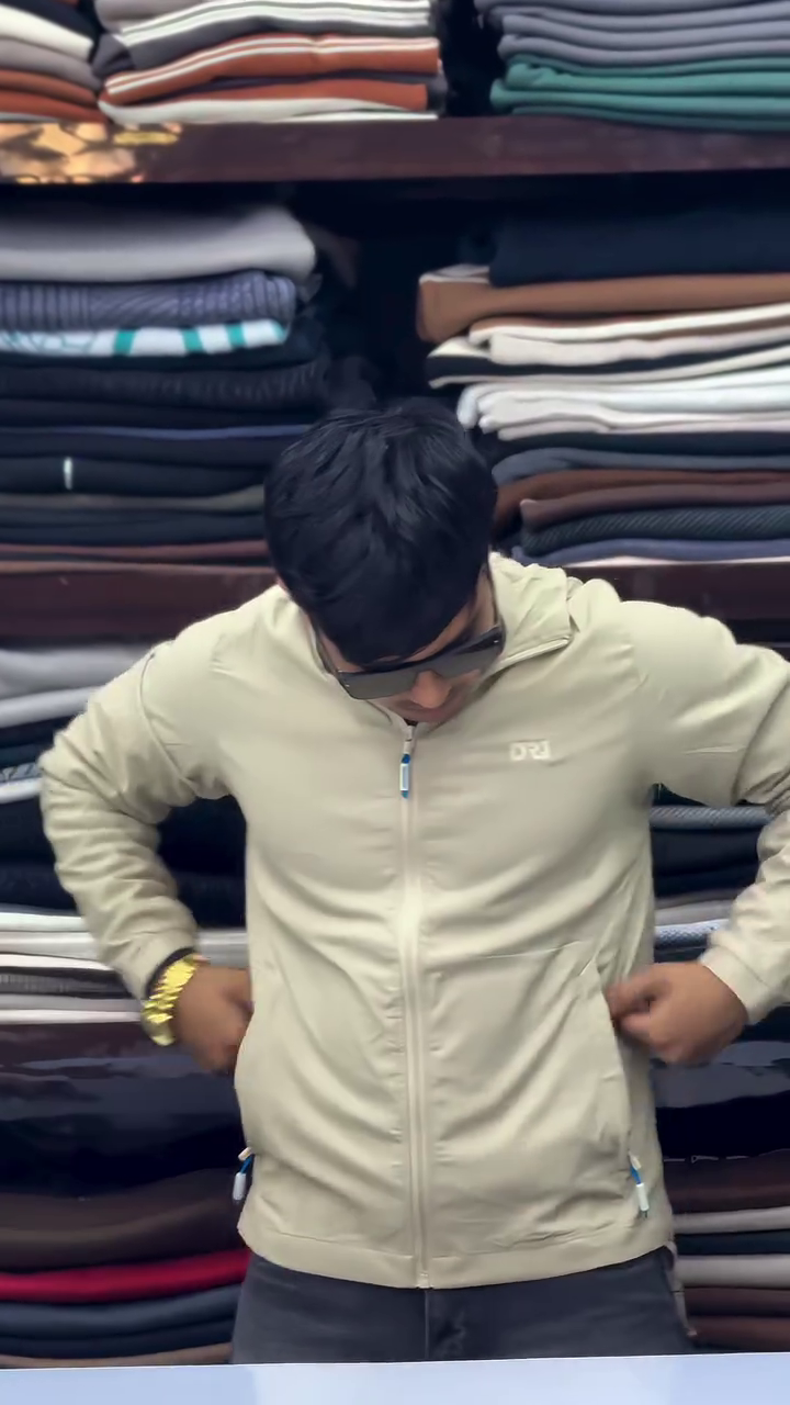 Mosaic Blaze: Dual-Tone Fleece in Tribal Rhythm🔷🧥🔶