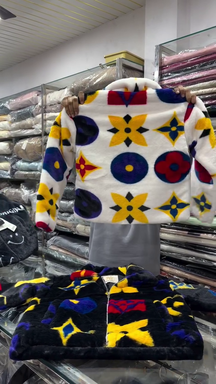 Chromatic Pulse: Dual-Tone Tribal Fleece in Urban Mosaic” 🔶🧿🌟