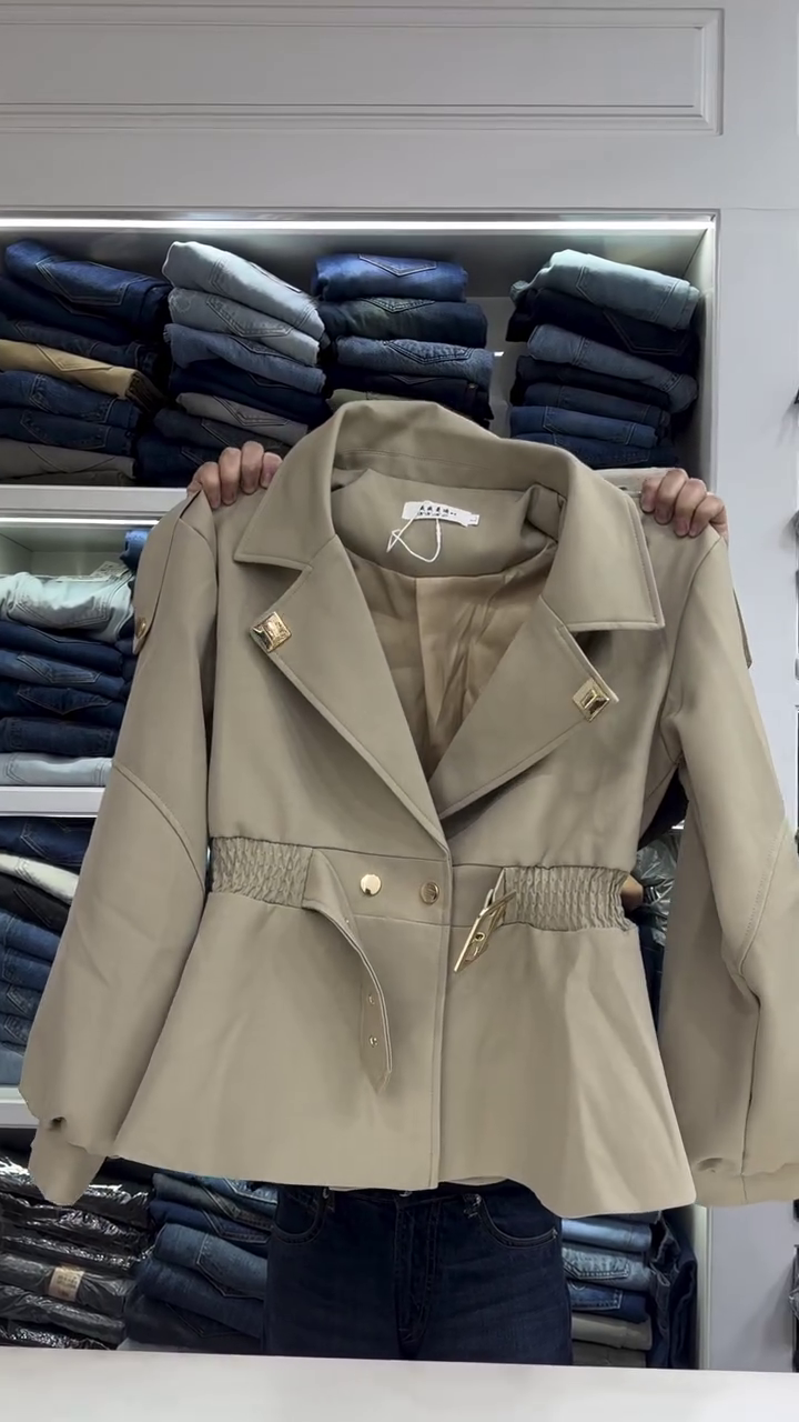 “Chestnut Zip: Market Mood with Sunglass Swagger” 🧥🕶️🛍️