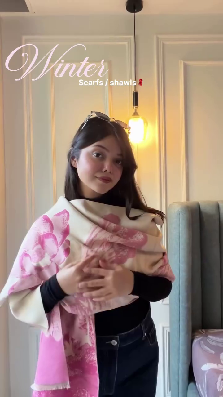 “Crimson Bloom: Winter Shawl of Whispered Petals & Cozy Grace” 🌺🧣❄️