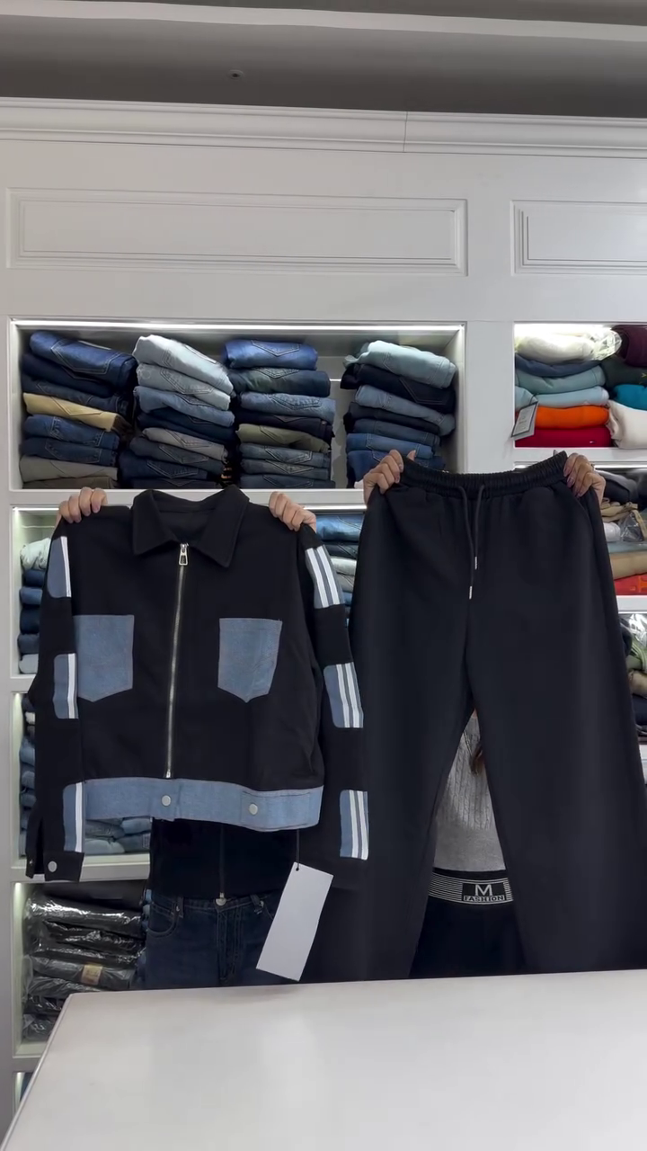 “Denim Pulse: Zipped Contrast Jacket with Fray-Edge Flow” 👖🌀🧥