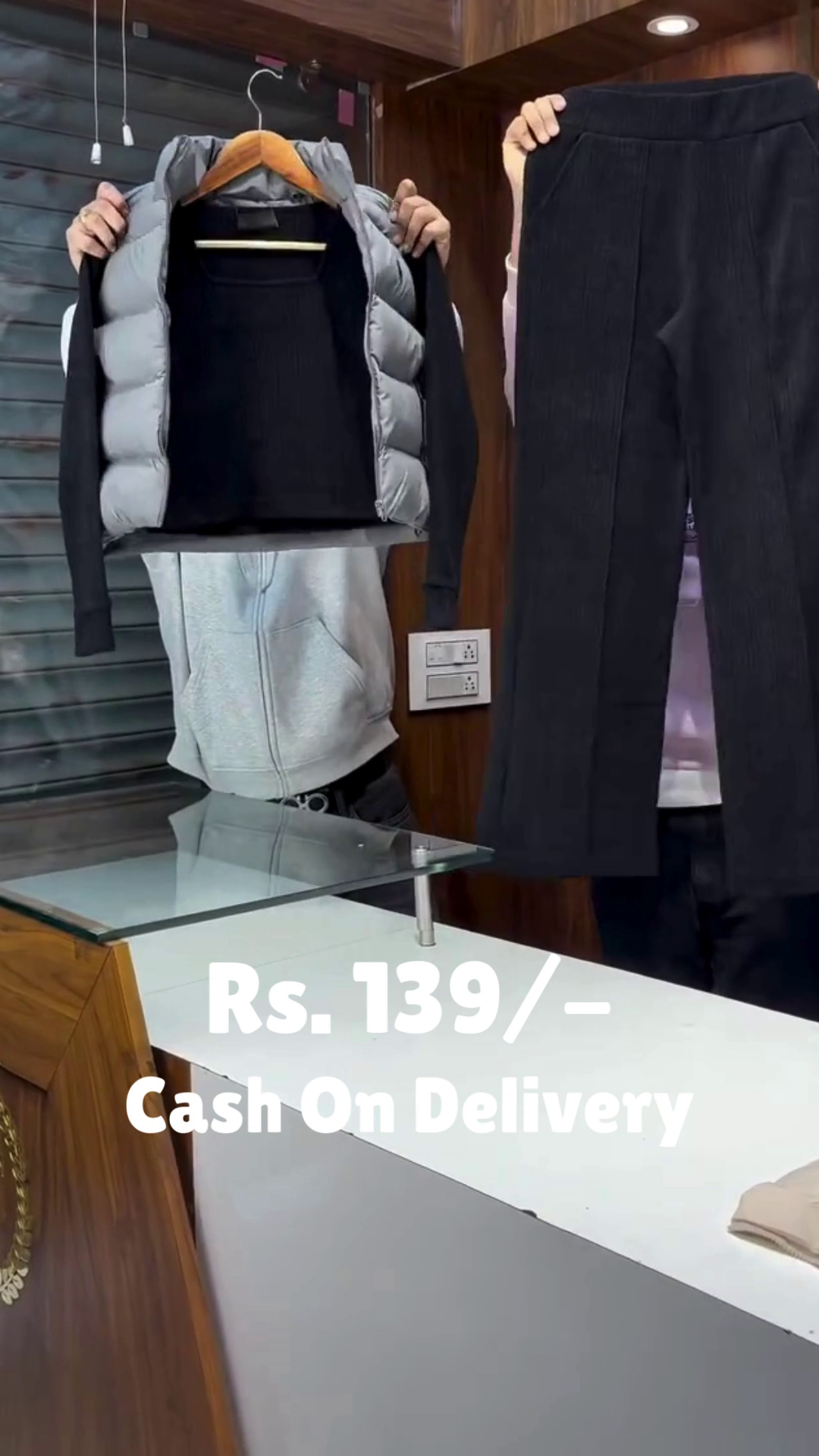 “Shadow Wrap: Grey Vest & Noir Layers in Urban Stillness” 🌫️🧥🖤