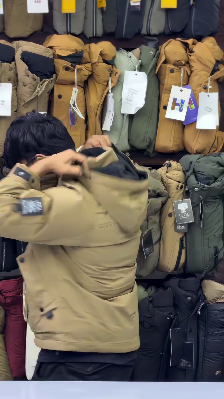 “Tan Terrain: Utility Jacket with Urban Pulse & Shadow Accents” 🧥🕶️🌆