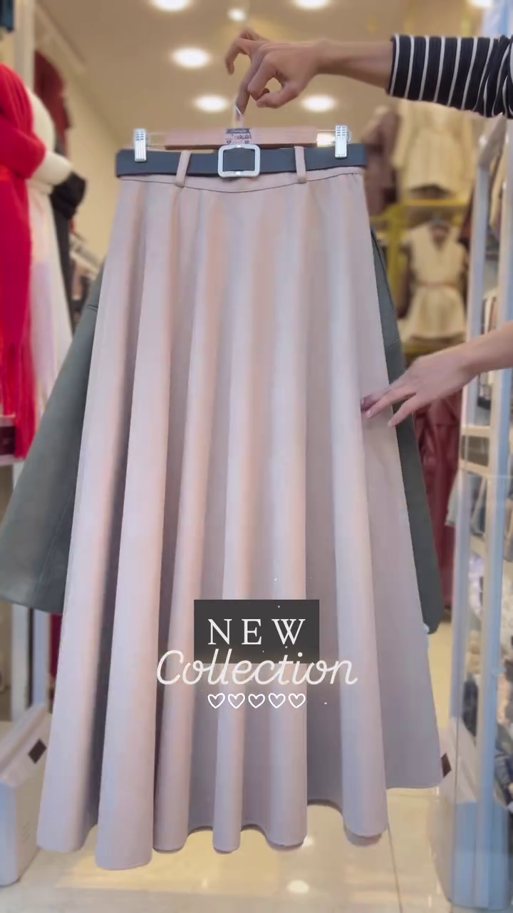 Olive Whisper: Oversized Jacket with Turtleneck Calm & Fringed Scarf Bloom” 🧥🌿🧣