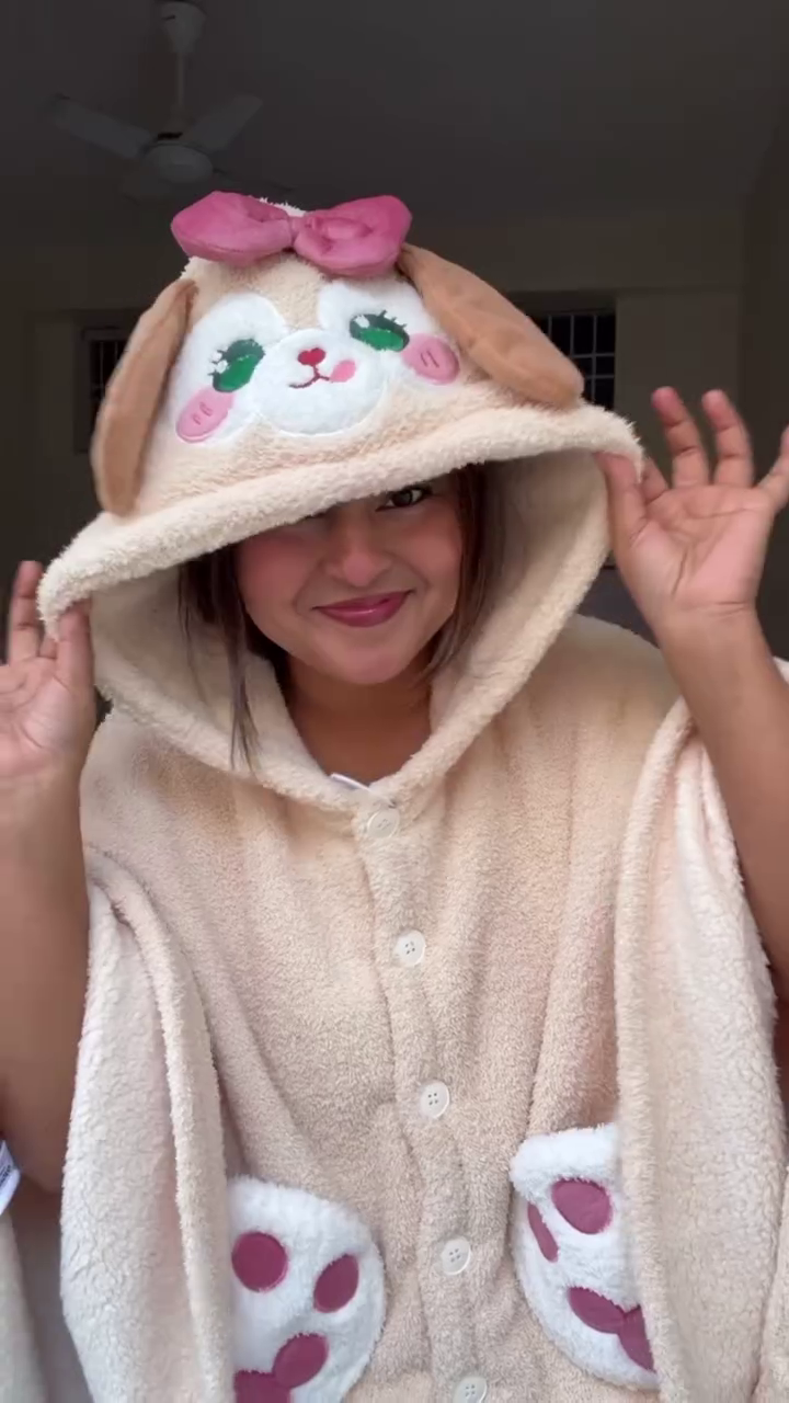 “Whisker Whimsy: Cozy Fleece Loungewear with Playful Ears, Paws & Bow Charm 🐾🎀”