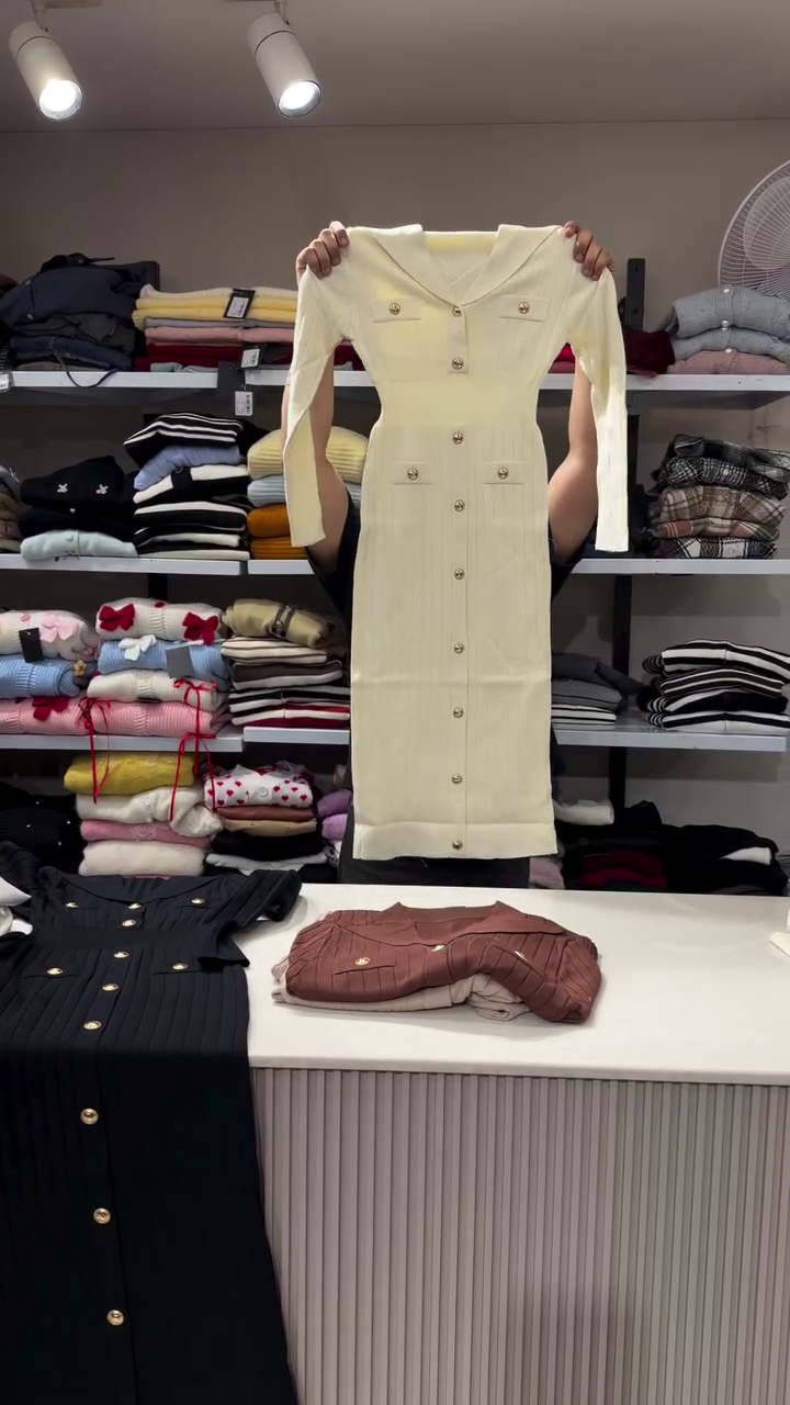 “Golden Hour Knit: Button-Down Dress of Radiance, Rhythm & Regal Comfort 🌞👗🌟”