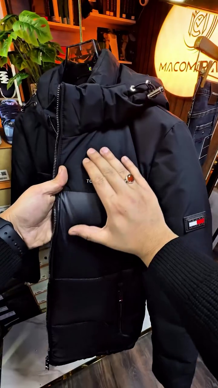 “Midnight Ember: Black Winter Jacket of Strength, Silence & Streetlight Dreams 🌌🔥”