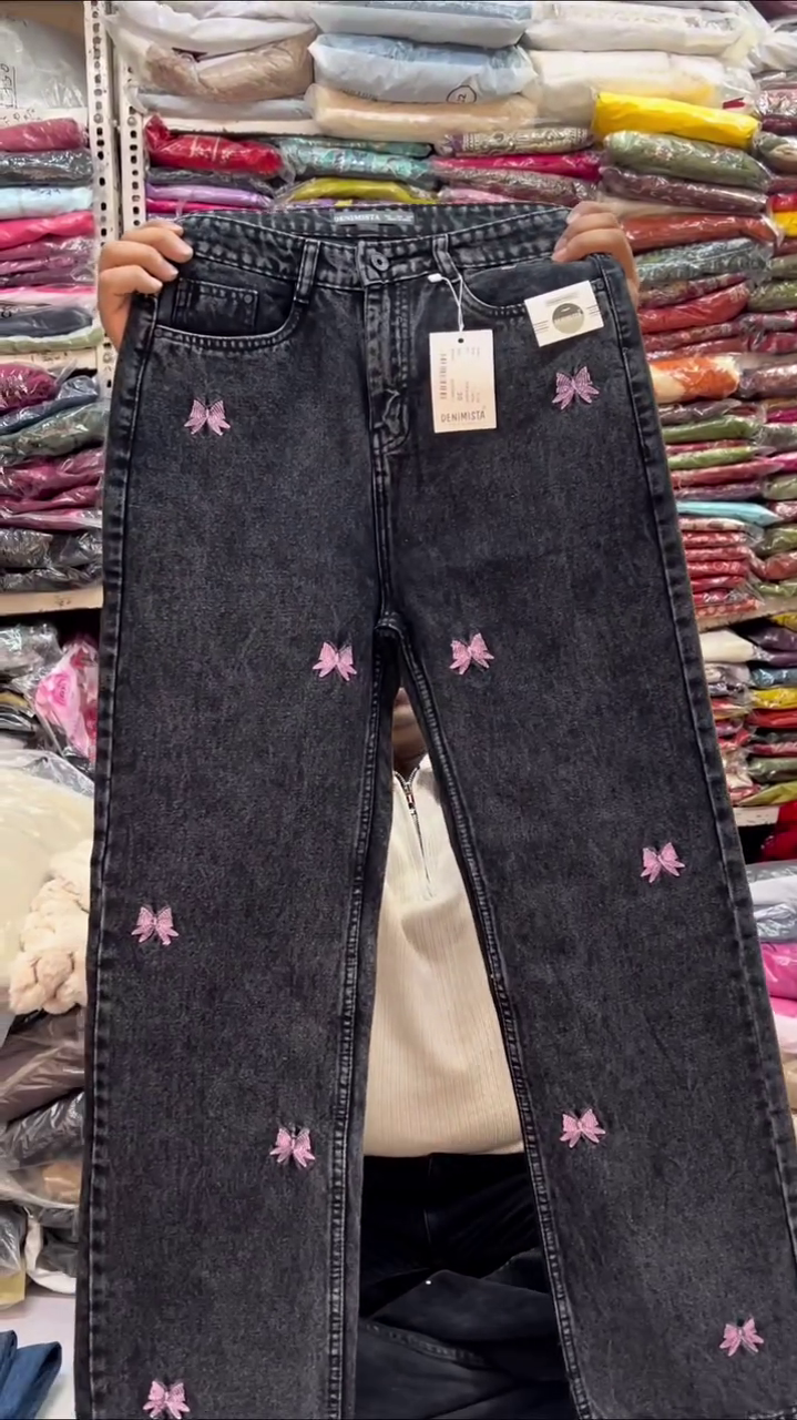 “Twilight Tulle: Acid-Wash Jeans of Bowed Rebellion & Soft Edge 🖤👖🎀”