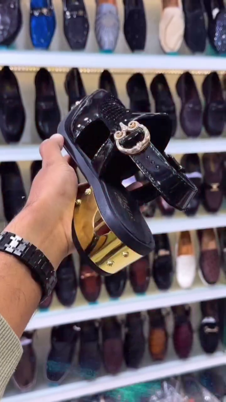 Elegant Glossy Black Slingback Shoes 🖤✨ with Gold Accent Detailing 💛 and Decorative Perforations 🌟