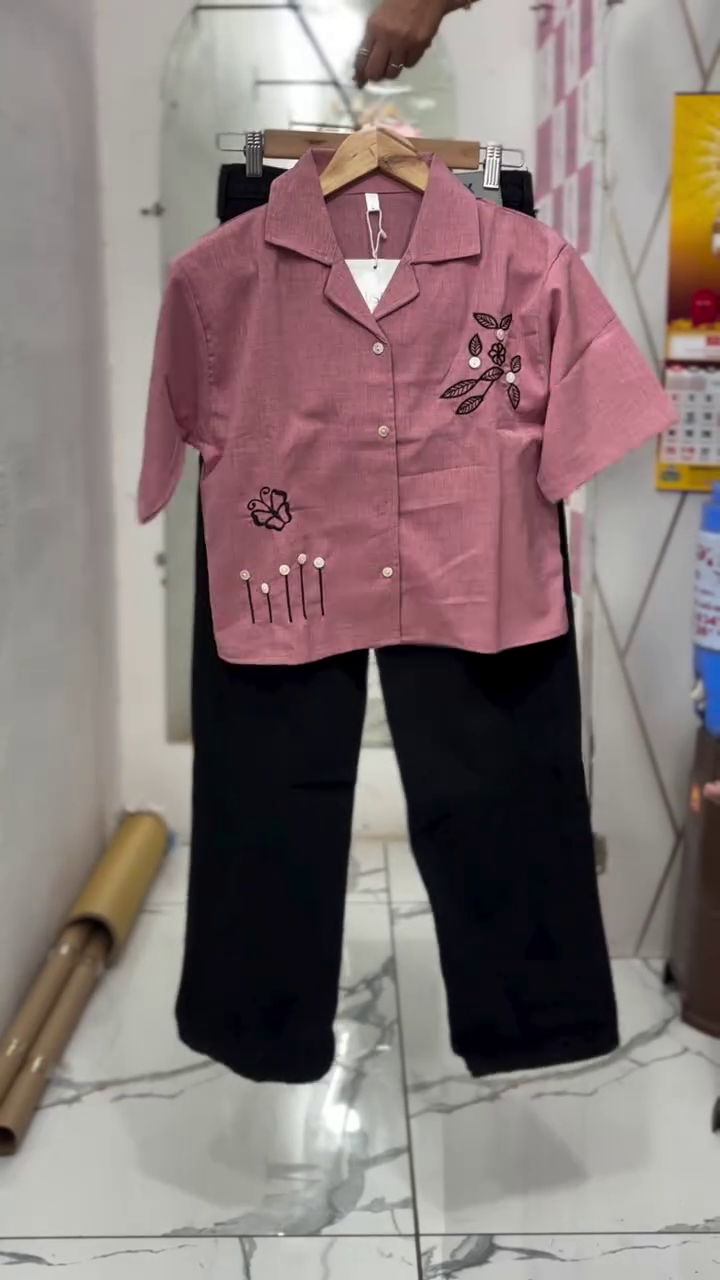 Deep Purple Short-Sleeved Shirt 💜✨ with White Floral Embroidery 🌼 and Coordinated White Pants 🤍👖