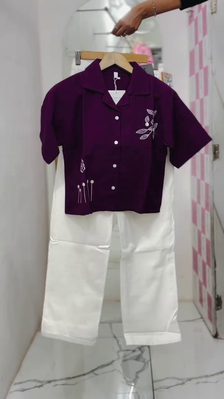 Deep Purple Short-Sleeved Shirt 💜✨ with White Floral Embroidery 🌼 and Coordinated White Pants 🤍👖