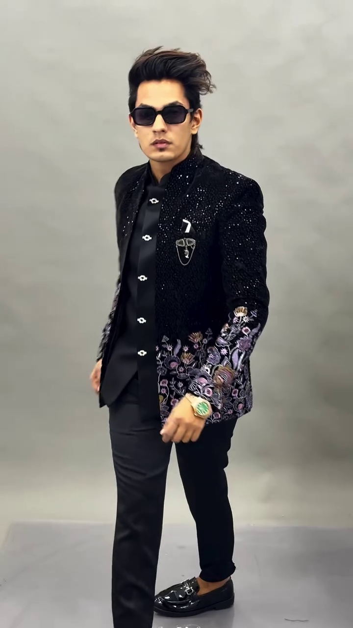 Black Sequined Blazer 🖤✨ with Intricate Floral Embroidery 🌸 Decorative Buttons ⚪ Stylish Black Trousers 👖 and Shiny Loafers 👞