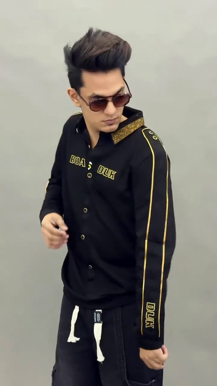 White Long-Sleeve Shirt 🤍👕 with Black & Gold Accents ✨ V-Shaped Neckline 🖤 Striped Cuffs 💛 and Black Pants 👖