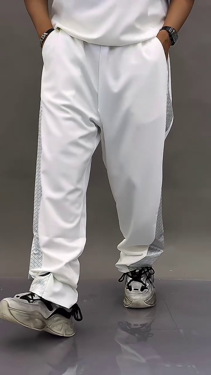 Futuristic White & Silver Outfit 🤍✨ Metallic Sleeves 🪩 Silver Side Panels 👖 Circular Emblem ⚪ and Spiked Reflective Visor 🕶️