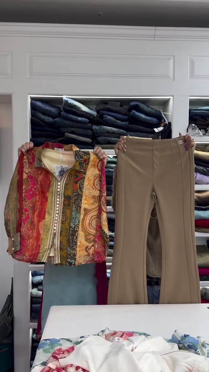 Floral Long-Sleeve Button-Up Shirt 🌸👕 with Pink & Red Patterns ❤️ Decorative Trim ✨ Paired with White Elastic Pants 🤍👖