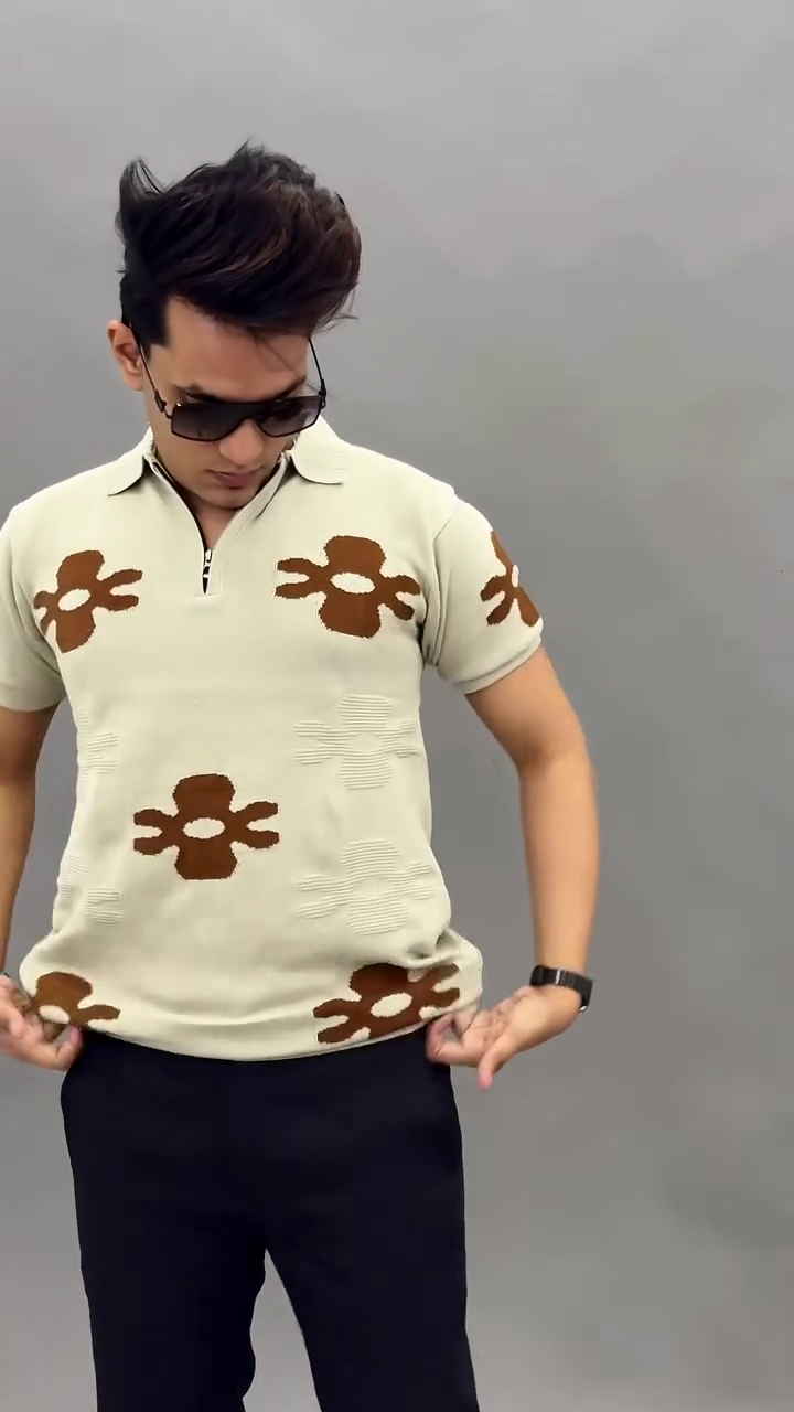 Beige Floral Textured Half-Zip Polo T-Shirt for Men 🌼🤎