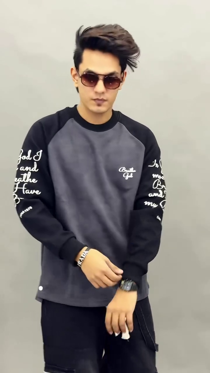 Men’s Dual Tone Beige & Black Raglan Sleeve Premium Casual Sweatshirt with Script Sleeve Detailing 👕🖤🤎