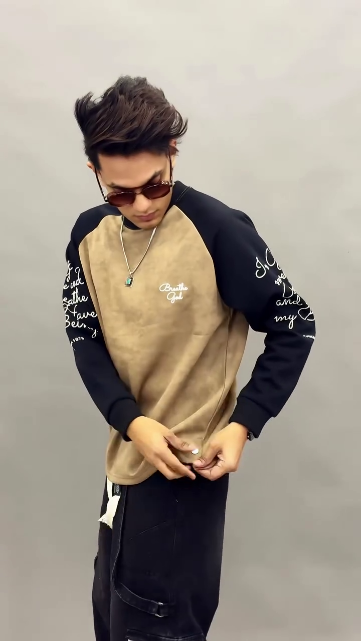 Men’s Dual Tone Beige & Black Raglan Sleeve Premium Casual Sweatshirt with Script Sleeve Detailing 👕🖤🤎