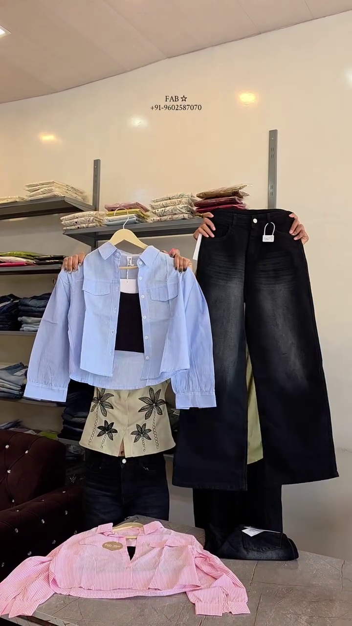 Women’s Light Blue Cropped Utility Shirt Jacket with Front Pockets Paired with High-Waist Wide-Leg Dark Denim Jeans 👖💙✨