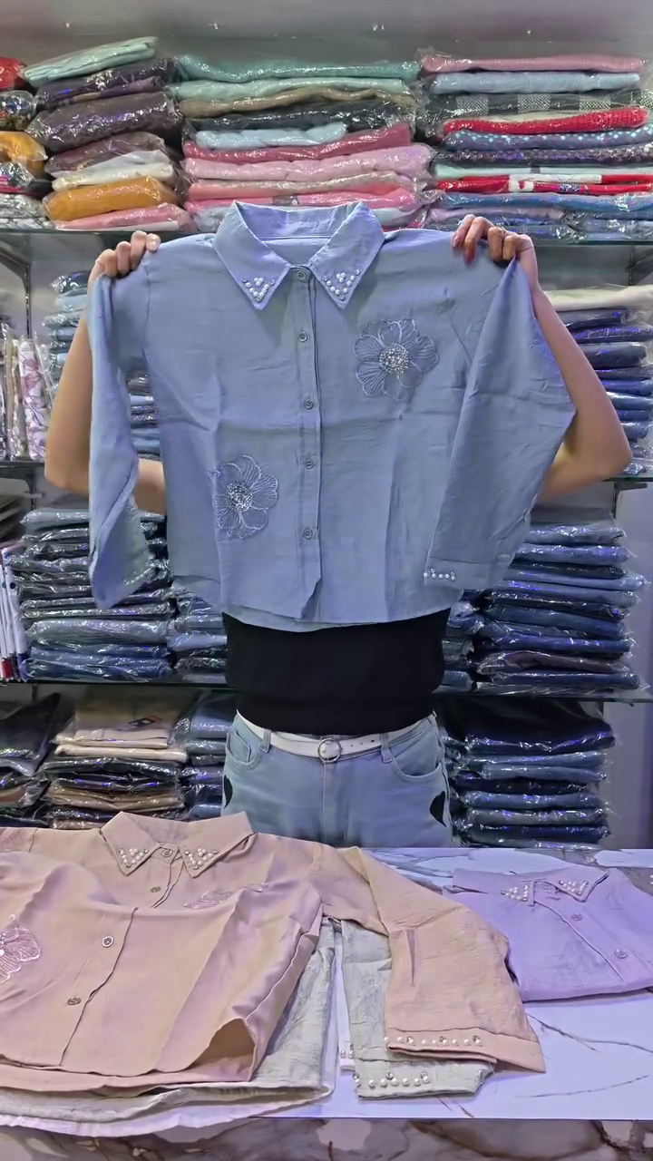 Women’s Elegant White Floral Embroidered Collared Button-Down Shirt with Pearl Stud Collar Detailing 🌸🤍✨