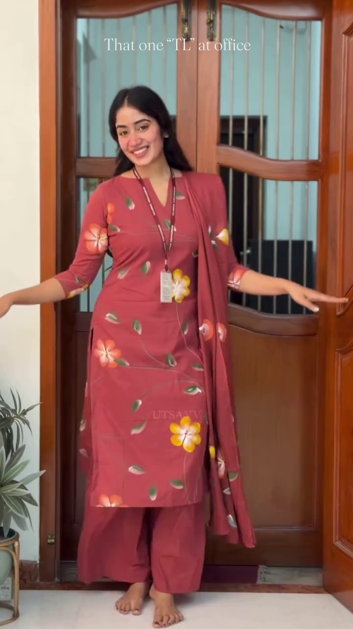 Soft Pink Floral Embroidered Straight-Cut Kurta with Matching Pants & Lightweight Dupatta Traditional Office Wear Suit Set 🌸💗👗