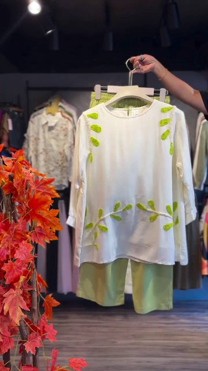 Elegant Ivory White A-Line Tunic Kurti with Lime Green 3D Leaf Embroidery Motif Detailing & Coordinated Light Pistachio Straight Pants Set 🌿🤍✨