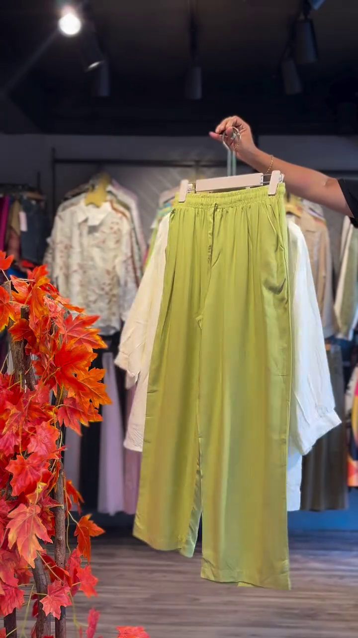 Elegant Ivory White A-Line Tunic Kurti with Lime Green 3D Leaf Embroidery Motif Detailing & Coordinated Light Pistachio Straight Pants Set 🌿🤍✨