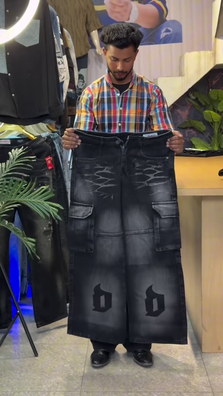 Dark Wash Wide-Leg Cargo Denim Jeans with Faded Thigh Pattern Detailing and Large Side Utility Pockets