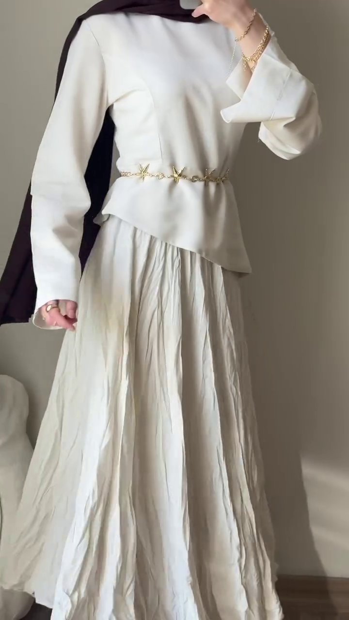 ✨ White Peplum Top + Pleated Maxi Skirt Set with Gold Chain Belt – Ethereal Elegance! ✨
