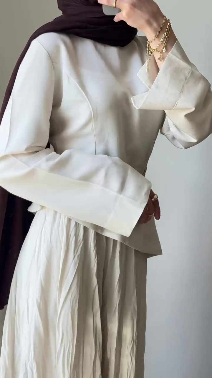 ✨ White Peplum Top + Pleated Maxi Skirt Set with Gold Chain Belt – Ethereal Elegance! ✨