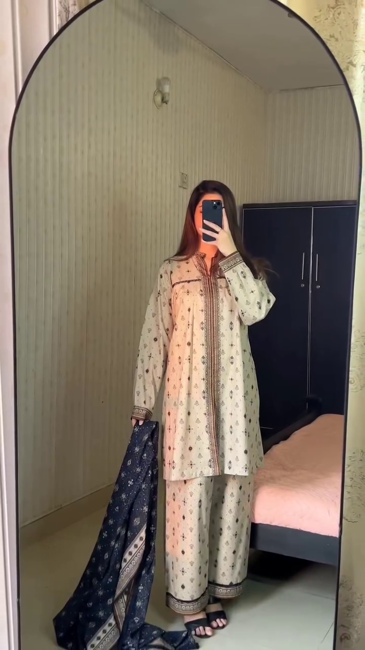 jpg 🌿 Cream-Beige Embroidered Ethnic Kurta Set with Navy Dupatta – Heritage Elegance! 🌿