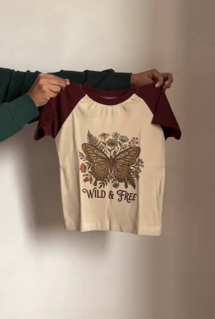 🦋 Wild & Free Butterfly Graphic Tee – Vintage Vibes Meets Everyday Comfort 🌿✨