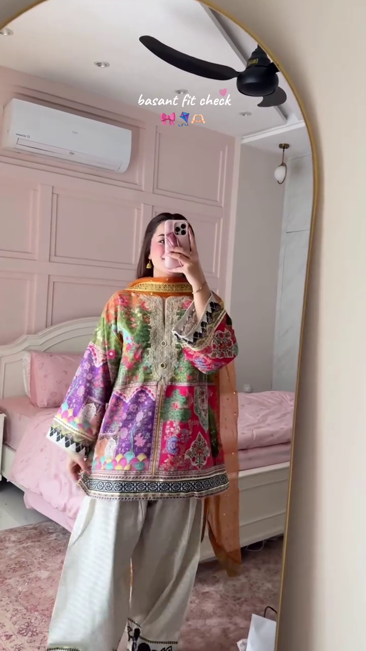 🌸 Royal Rangrez Multicolor Printed Kurta Set – Festive Elegance with a Modern Twist ✨