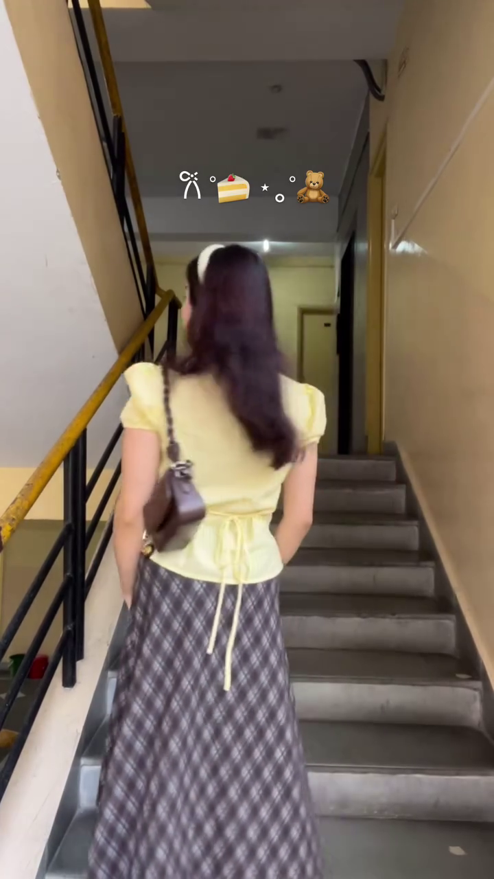 💛 Sunny Chic Ribbed Crop Top – Effortless Everyday Glow ✨🌼