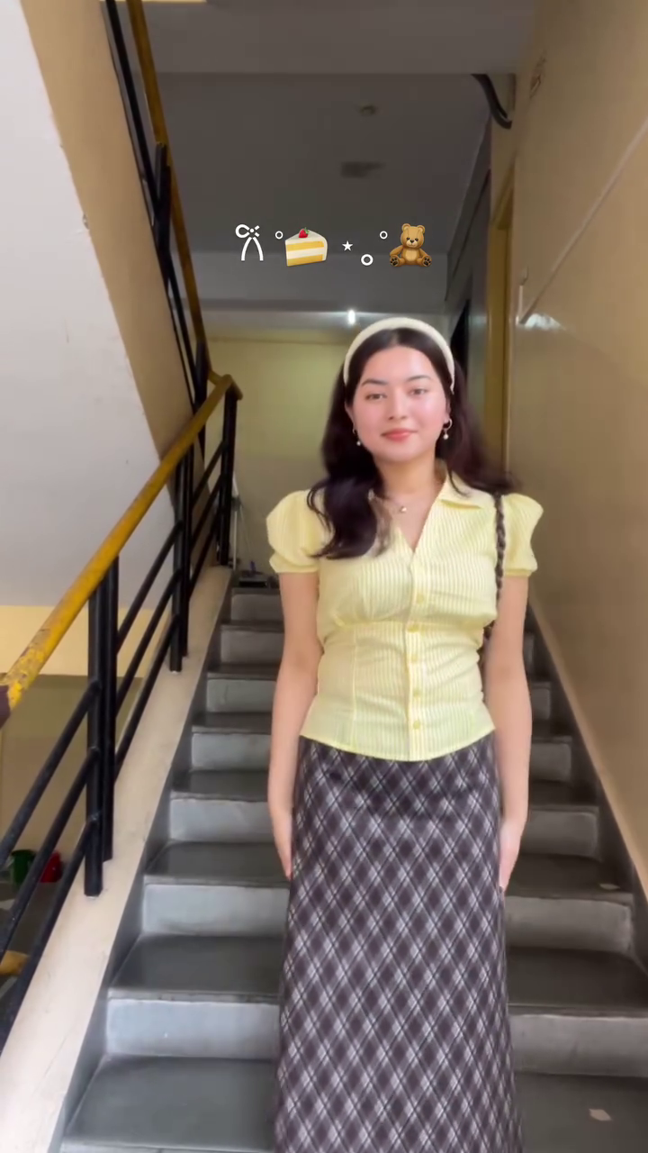 💛 Sunny Chic Ribbed Crop Top – Effortless Everyday Glow ✨🌼