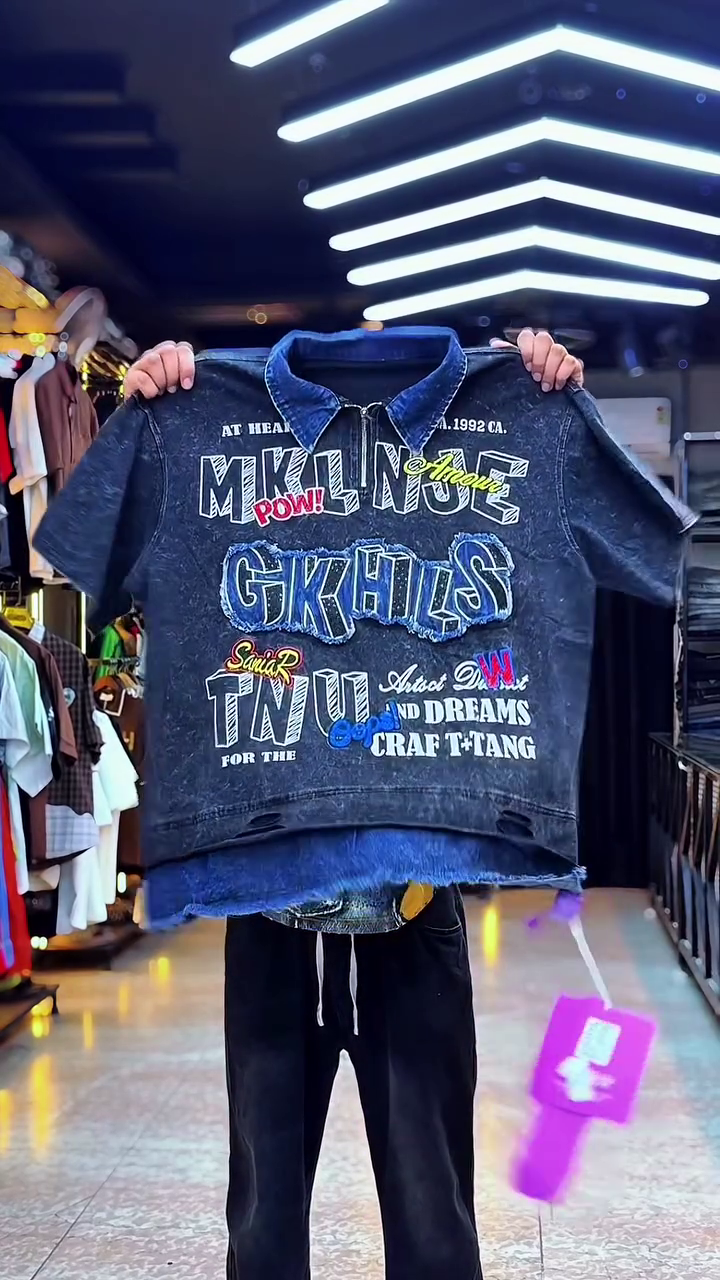 💙 Retro Pop Cartoon Denim Polo Tee – Playful Street Style Vibes ✨🎨