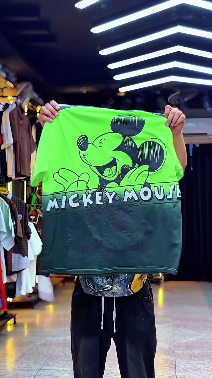 💙 Retro Pop Cartoon Denim Polo Tee – Playful Street Style Vibes ✨🎨