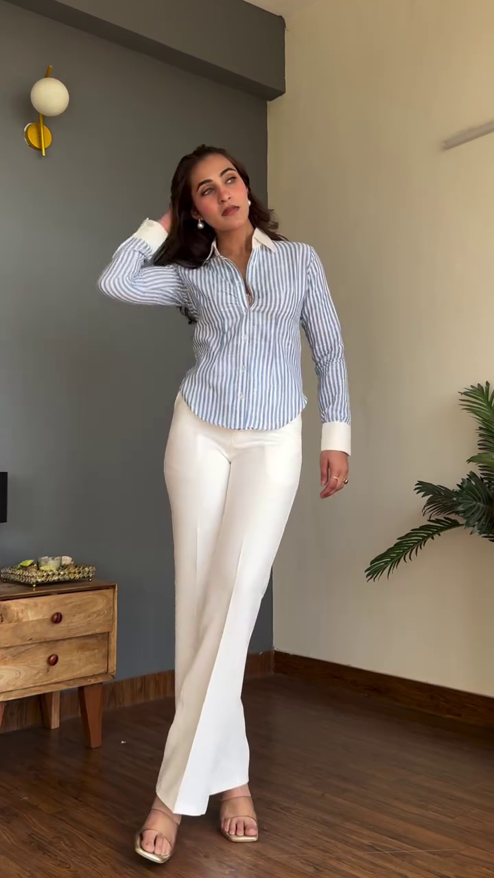 💙 Executive Elegance Pinstripe Shirt – Timeless Class with a Modern Fit ✨👔