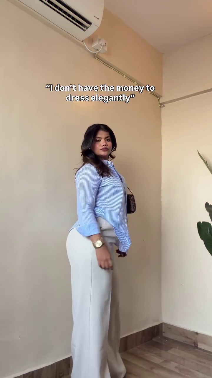 💙 Budget Chic Pinstripe Shirt – Elegant Style Made Effortless ✨👔