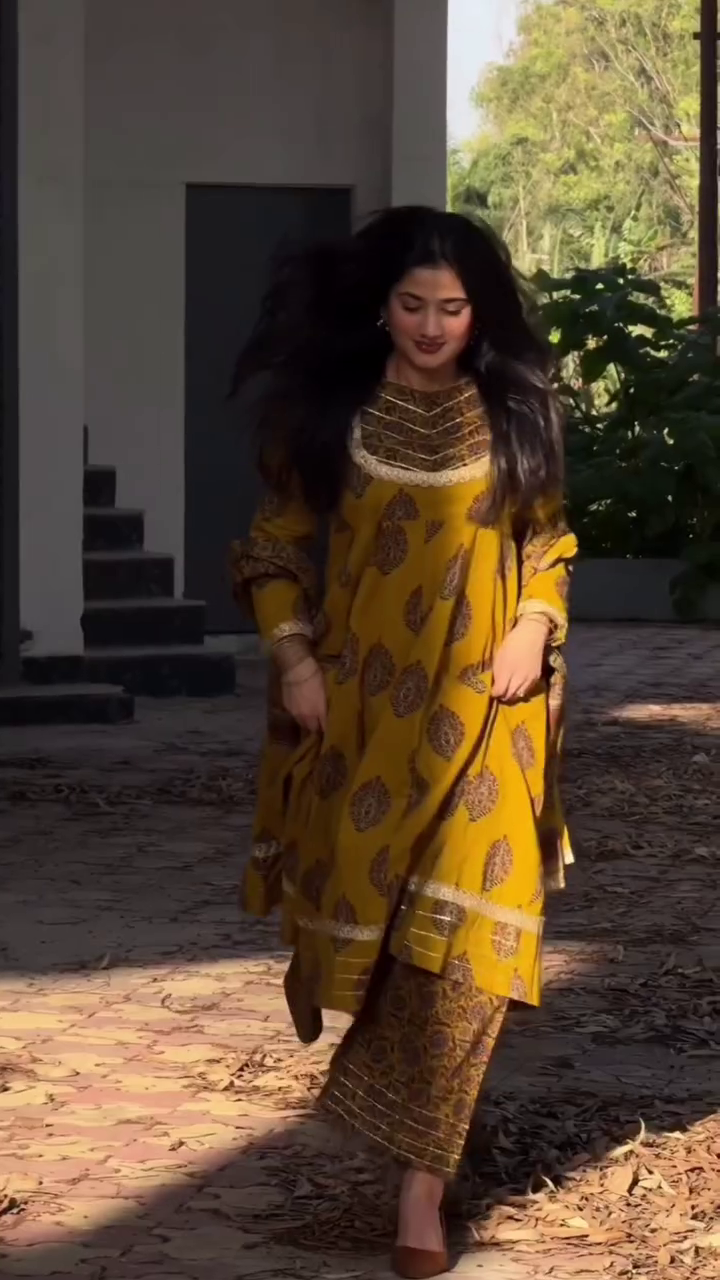 Mustard Royal Elegance Suit Set – Printed Kurti, Palazzo & Dupatta 💛✨