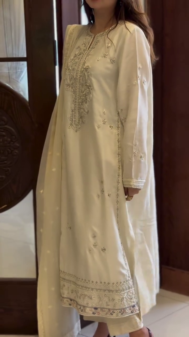 Ivory Noor Embroidered Straight Suit Set – Subtle Luxury Festive Elegance 🤍✨👑