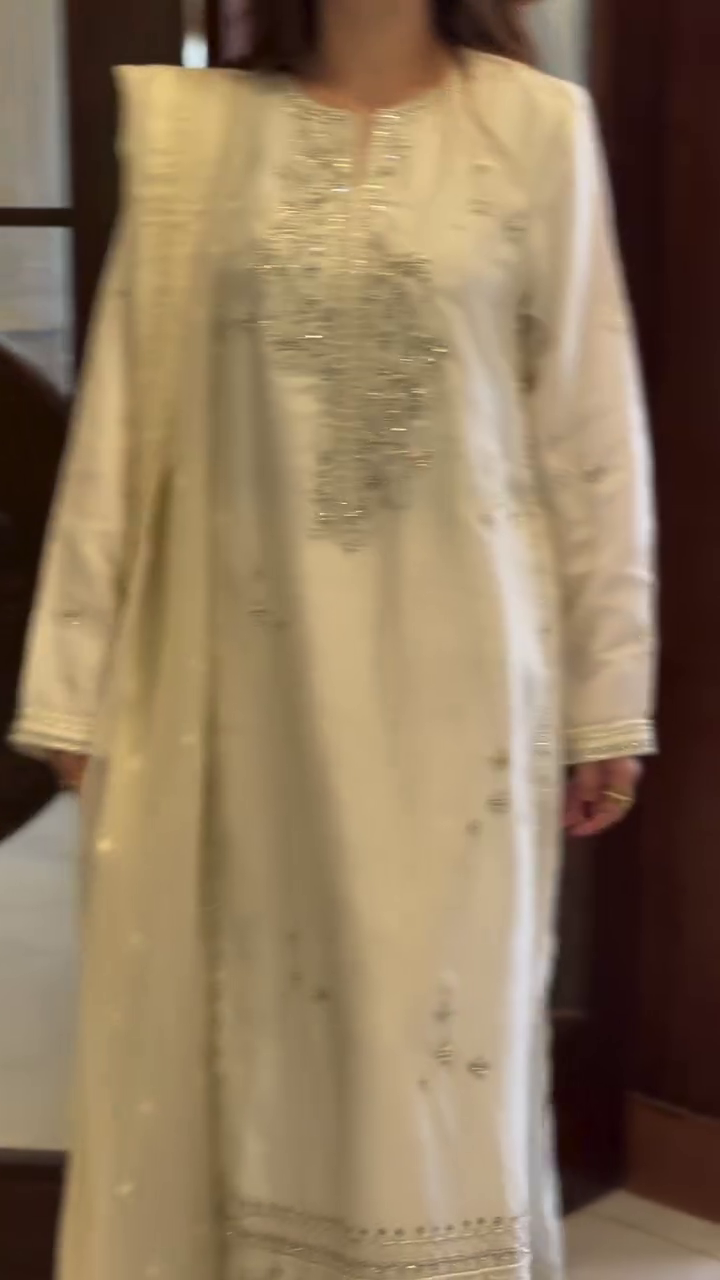 Ivory Noor Embroidered Straight Suit Set – Subtle Luxury Festive Elegance 🤍✨👑