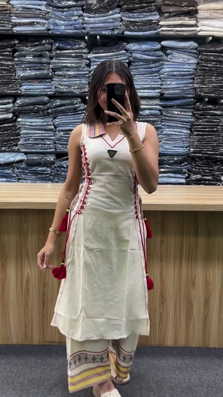 Ivory Indie Chic Sleeveless Kurta Set with Tassel Detailing 🤍✨🌿