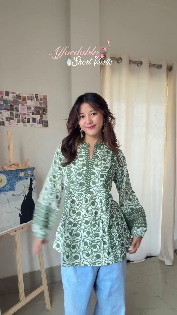 Azure Bloom Printed Short Kurti – Effortless Ethnic Chic 💙✨