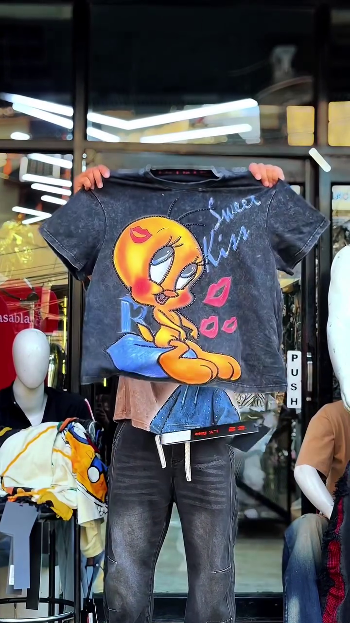 Retro Pop Tweety Graphic Tee – Bold Street Style Statement 🐥🔥🖤