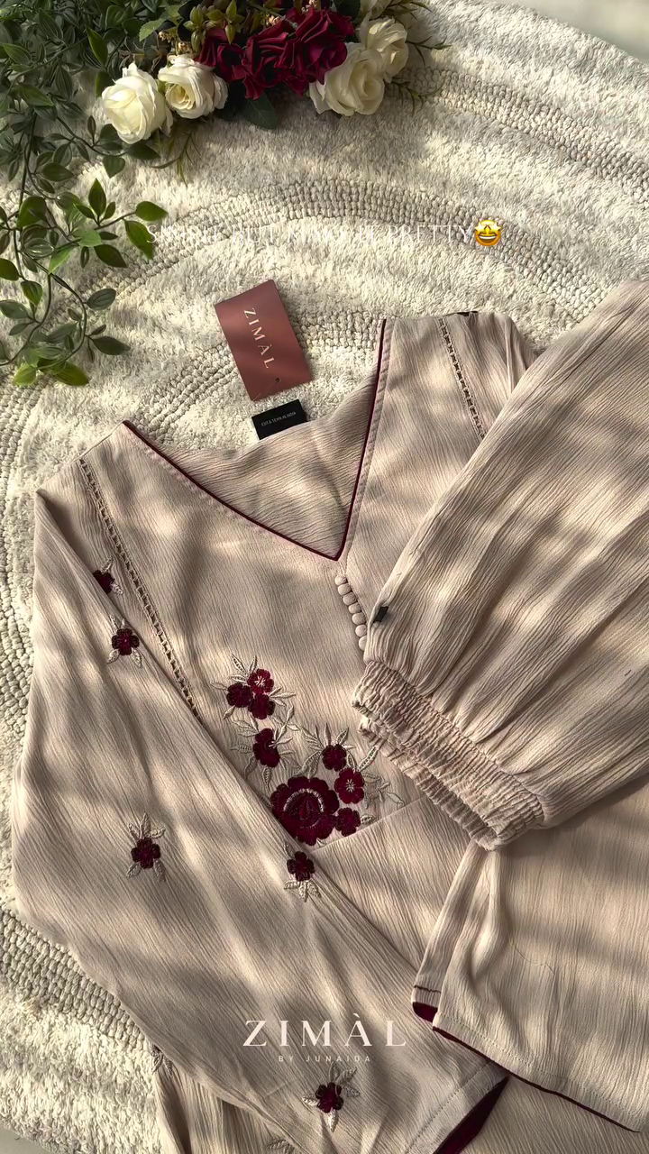 Elegant Beige Floral Embroidered Kurti Set – Graceful Festive Charm 🤍🌸✨