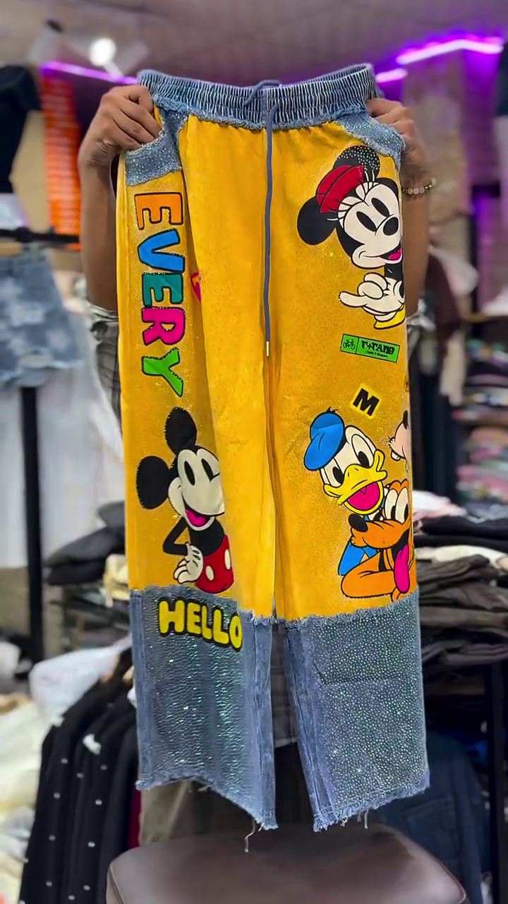 Cartoon Pop Streetwear Co-Ord Set – Fun, Funky & Full of Vibes 🎨🔥😎